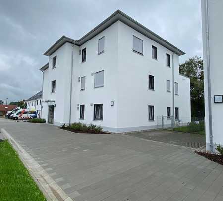 Hochwertige schöne 2-Zimmer Penthouse Wohnung mit Dachterrasse in sehr guter Lage