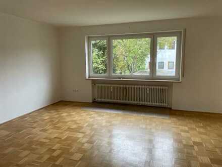 Bitte nur Mailanfragen: Ruhige 3-Zimmer-Wohnung mit Balkon in Regensburg-Leoprechting