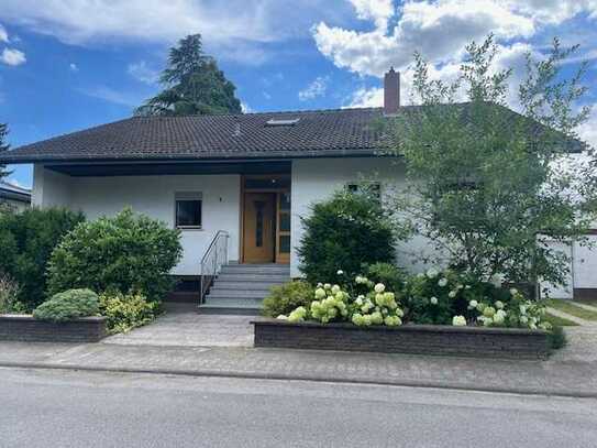 Großzügiges Einfamilienhaus mit schönem Garten