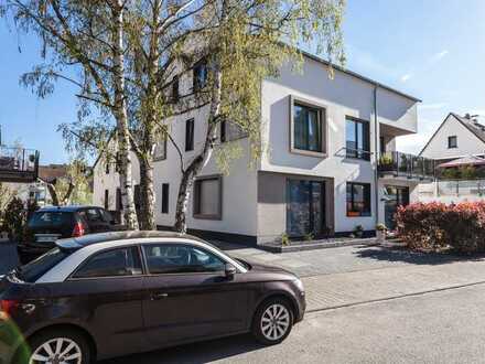 Exklusive, neuwertige 3-Zimmer-DG-Wohnung mit Balkon in Mainz-Finthen