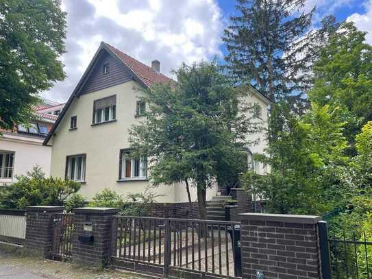 Charmantes Haus auf 700 m² in ruhiger Schlachtensee-Lage