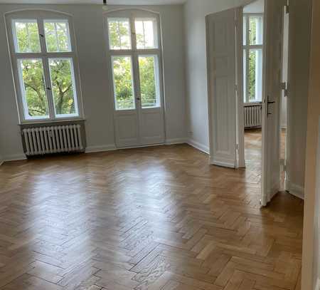 Exklusive 5-Raum-Wohnung mit gehobener Innenausstattung mit Balkon in Berlin Wilmersdorf