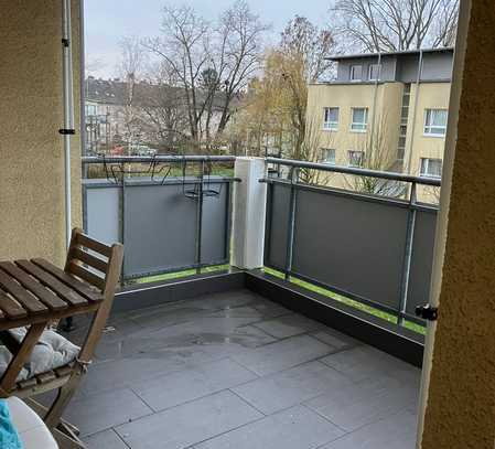 Renovierte 3 Zimmer mit Einbauküche und Sonnenbalkon