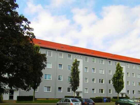 Stettinstr. 46, 2 R - Fisch renovierte 3-Zimmer-Wohnung mit Tageslichtbad, Badewanne und Loggia