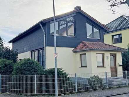 Freistehendes 1-Fam-Haus mit Stellplatz und Potenzial in ruhiger Wohnlage - ohne Gartennutzung