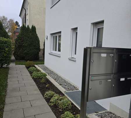 Neuwertige 3,5 Zimmerwohnung im Erdgeschoss mit Terrasse