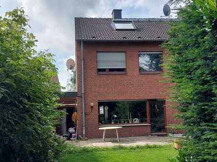 Doppelhaushälfte mit sehr großem Garten in ruhiger Feldrandlage in Lürrip