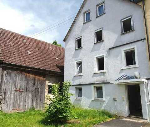 Ehemaliges landwirtschaftliches Anwesen mit Gewölbekeller in Stuppach am Ortsrand gelegen! T