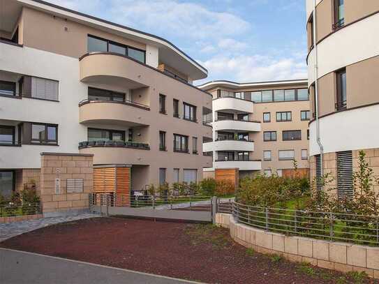 Viel Platz für die ganze Familie: Helle 4,5-Zimmer-Wohnung mit Loggia in Riedberg