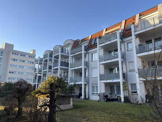 Stilvolle 2-Zimmer-Wohnung mit Balkon und EBK in Ludwigsburg