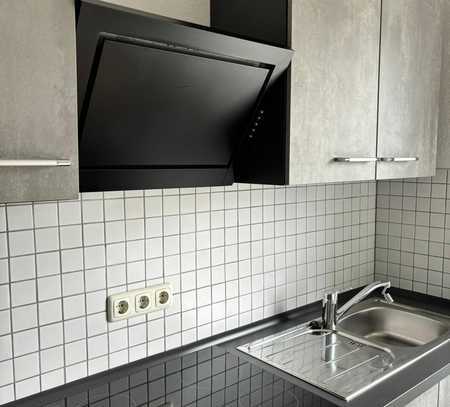 Stilvolle, modernisierte 2-Raum-Wohnung in Mönchengladbach