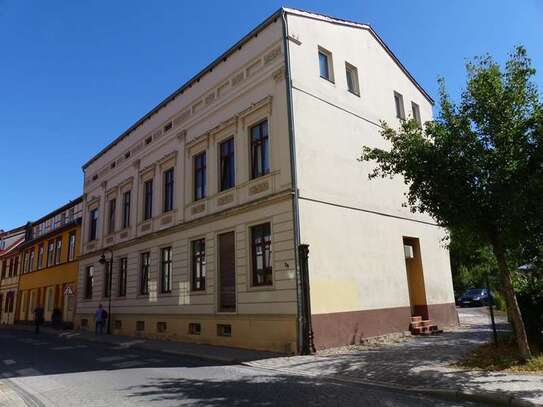 Renovierte 2-Zimmer Dachgeschossswohnung in Burg