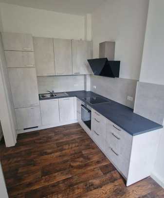 2 Raum Wohnung, 68 m², neu saniert, top Lage!