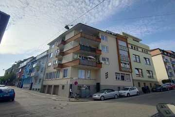Sanierte 2 Zimmer Wohnung mit Balkon in der Pforzheimer Weststadt
