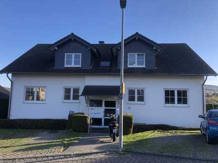 Helle, sonnige 2-Zimmer-Wohnung mit Balkon und Blick ins Grüne EBK in Rheinböllen