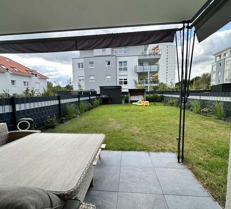 Neuwertige 2 Zimmer-Wohnung mit Terrasse, großen Garten und Einbauküche in Dietzenbach