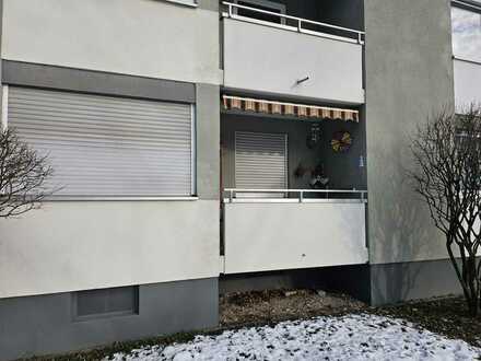 Gepflegte 3-Raum-Hochparterre-Wohnung mit Balkon und Einbauküche in München-Feldmoching