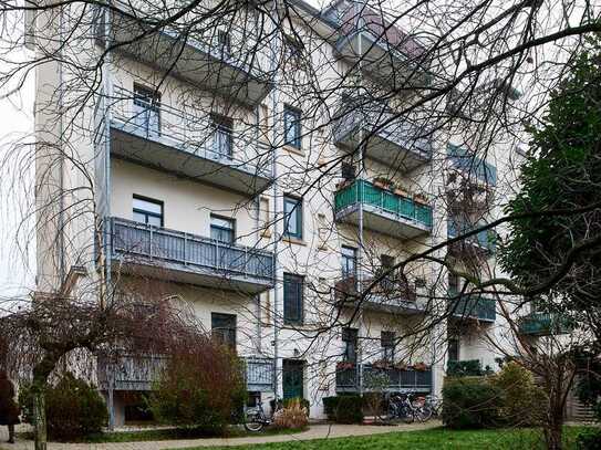 Attraktive 3-Zimmer-Wohnung mit Balkon in zentraler Lage in Schleußig