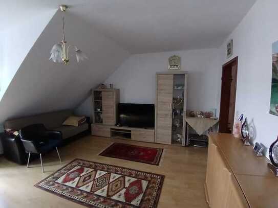 Stilvolle 2-Zimmer-Dachgeschosswohnung mit Balkon in Wachtberg