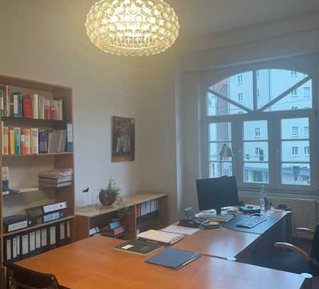 Schönes, repräsentatives Büro im Altbau in zentraler Lage