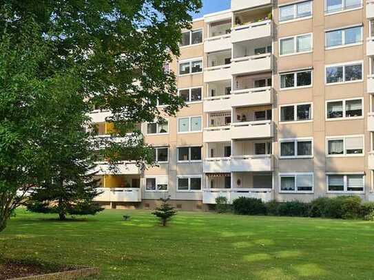 Schöne 3-Zimmer-Hochparterre-Wohnung mit gehobener Innenausstattung mit Balkon in Braunschweig