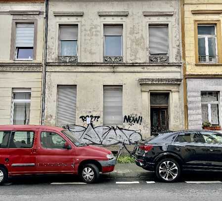 Handwerker aufgepasst! Sanierungsbedürftiges Stadthaus in Top-Lage der Bonner Nordstadt zu ve