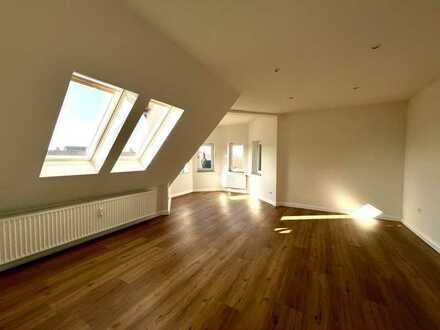 Attraktive Dachgeschosswohnung mit vier Zimmern und Südbalkon in Sarstedt/Heisede