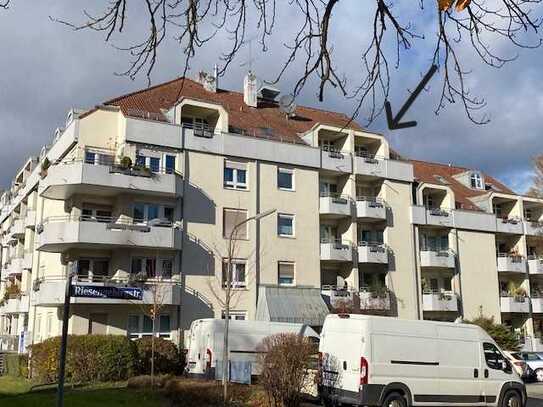 Bezaubernde 2-Zimmer-Wohnung mit Loggia in Moosach