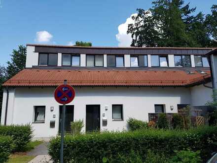 Wohnen am Schloss -Gemütliche 2 ZKB Maisonette mit eigenem Eingang