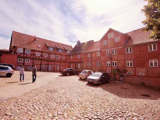 EG-Erstbezug nach Komplettrenovierung im historischen Haus direkt an der Elbe, Altstadt Lauenburg