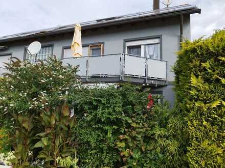 Freundliche 4-Zimmer-Wohnung mit Balkon und EBK in Kitzingen-Hohenfeld