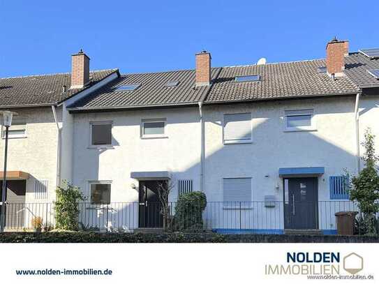 ***REIHENMITTELHAUS - MIT GARTEN IN RUHIGER LAGE***