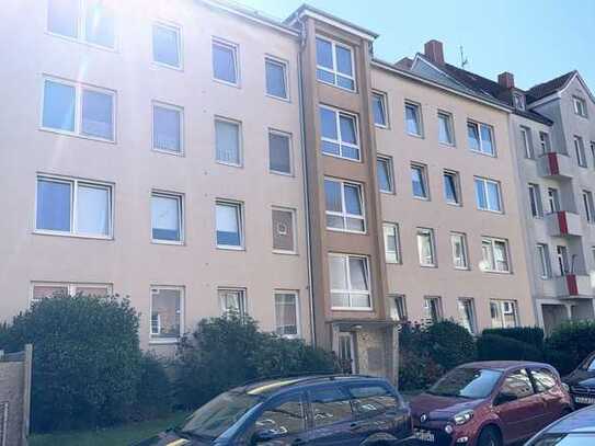 Komplett Renovierte Wohnung im 3.OG mit Balkon