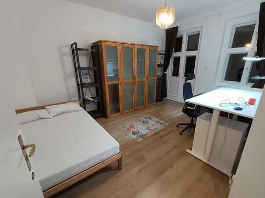 Privates Zimmer in einer 3-Zimmer-WG Wohnung