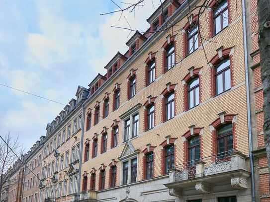 Tolle Aussichten// 3-Raum-Zweitbezug mit Loggia und Einbauküche