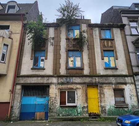 Kernsanierungsbedürftiges Wohn- und Geschäftshaus in Duisburg-Beeck zu Verkaufen!