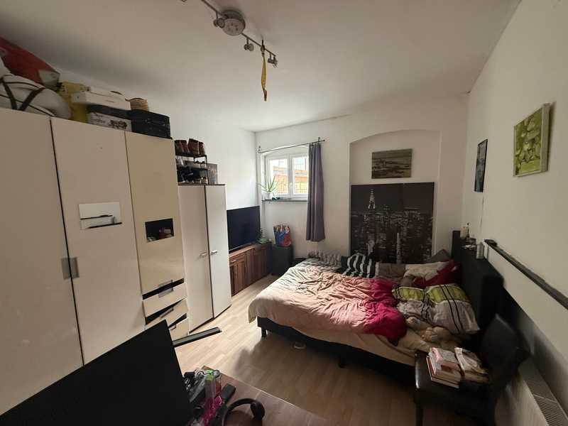 S-Bad Cannstatt: Gepflegte 3-Zi.-Whg. mit EBK und TL-Bad * 75qm * 3er WG-möglich/erwünscht *