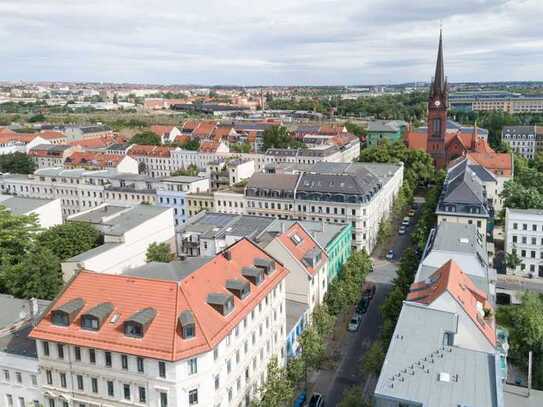 Altbau mit Stuckfassade - 3-Zimmerwohnung mit Balkon