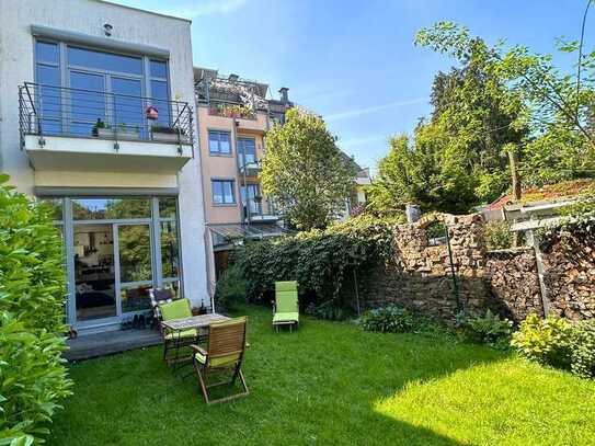 Provisionsfrei: Sanierte Altbauwohnung mit Terrasse, FBH und eigenem Garten