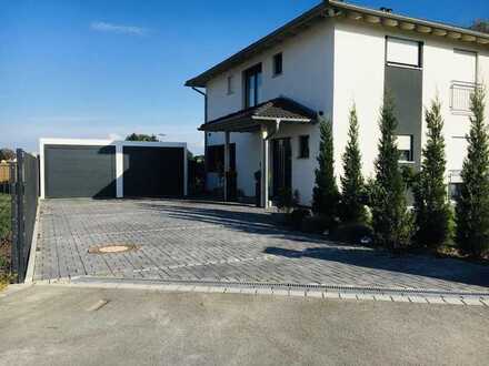 Hoch-und neuwertige EFH-Villa im toskanischen Stil in einer ruhigen, grünen, begehrten Wohntraumlage