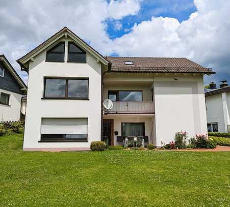 Platz für alle: Zweifamilienhaus in ruhiger Lage von Bruchhausen