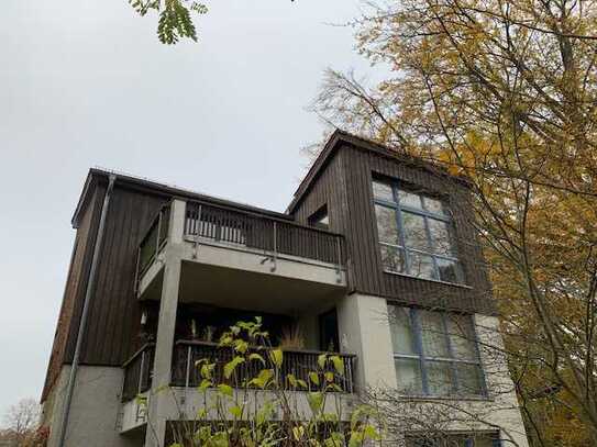 Schöne 3-Zimmer-Wohnung mit Balkon zum Wohn- und Schlafzimmer in Schildow. Zentral in Sackgasse.