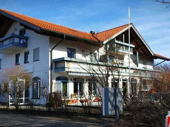 Charmante 2-Zi.-DG Wohnung, Süd- und Westbalkon, Bergblick