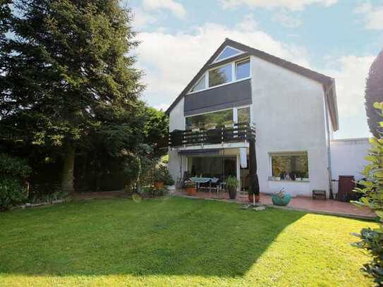 2 bis 3-Parteienhaus oder Domizil für die Großfamilie mit schönem Gartengrundstück in Köln-Lövenich