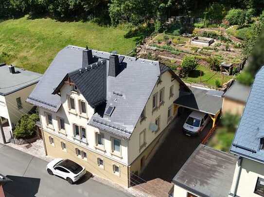 Stattliches Ein- bis Zweifamilienhaus / Mehrgenerationenhaus mit Garage, Carport & Garten in Bockau