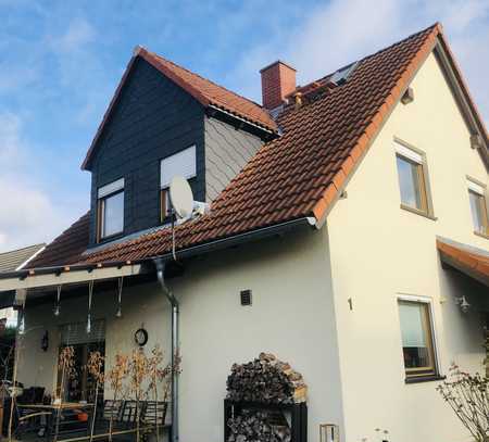 Einfamilienhaus mit beheizbaren Pool und Doppelgarage