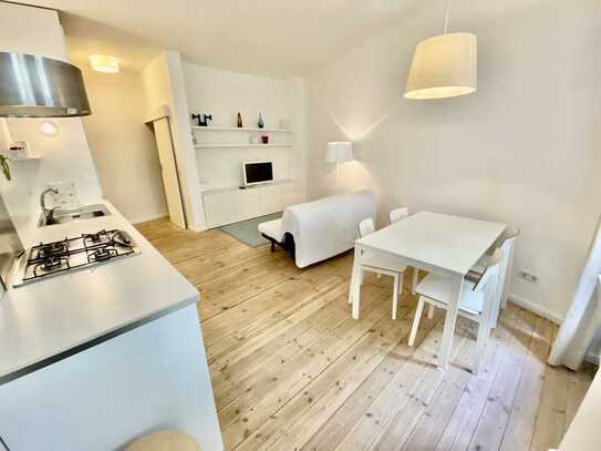 Stylish 2 room apartment with fitted kitchen near the canal (Renovated in June) AVAILABLE!