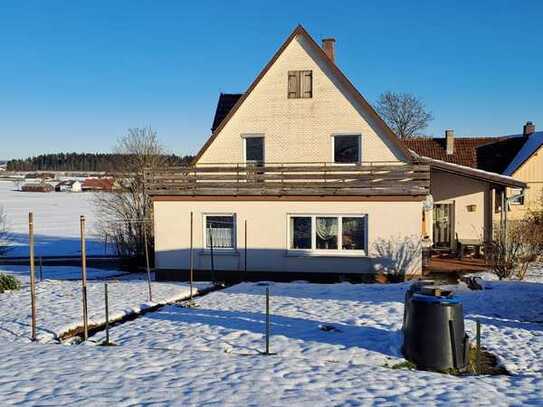 Einfamilienhaus mit großem, sonnigem Grundstück