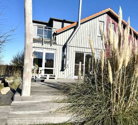 Saniertes Surfer's Paradise mit Meerblick auf Fehmarn