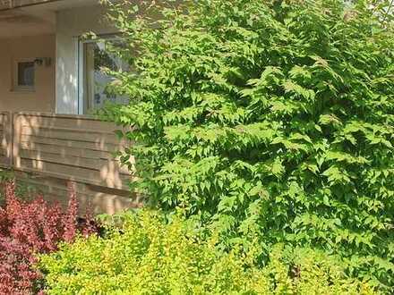 Exklusive, geräumige 2-Zimmer-Wohnung mit Balkon im Herzen von Pfersee